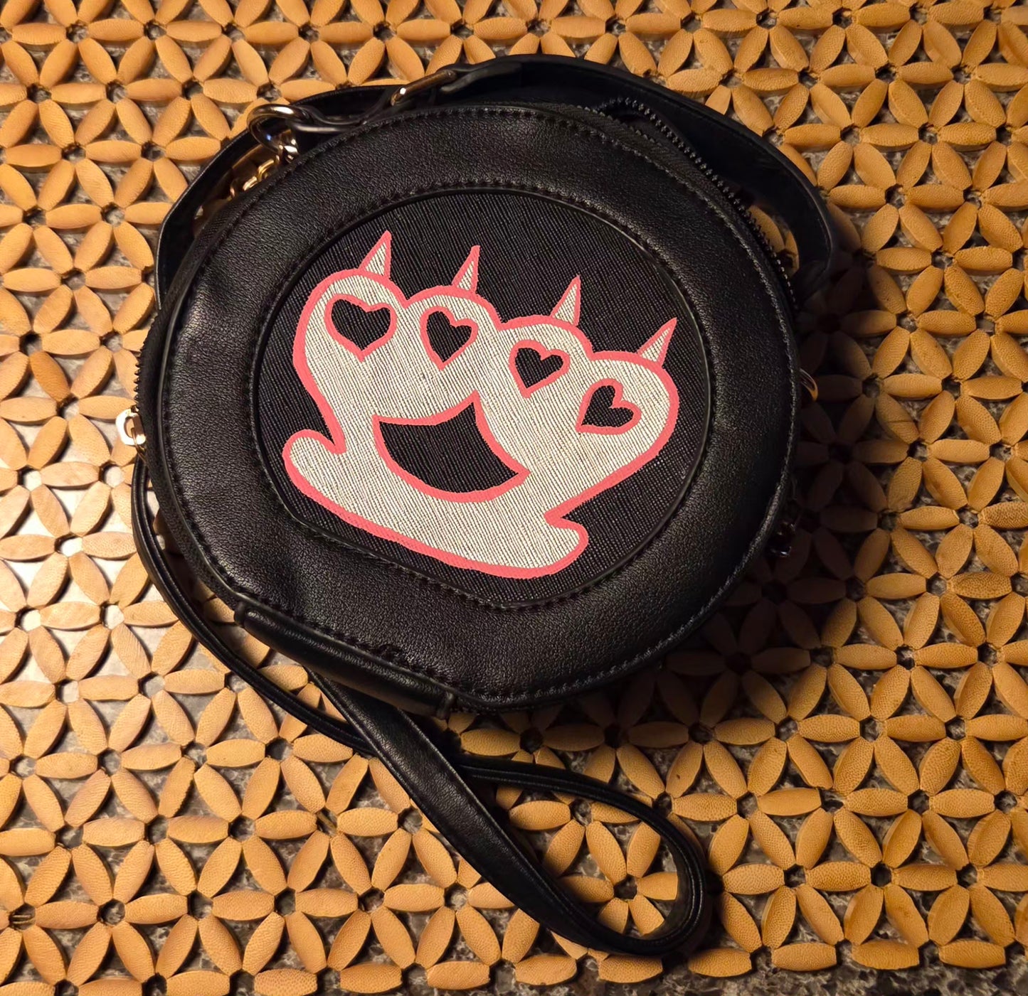 Knuckles Flash Purse